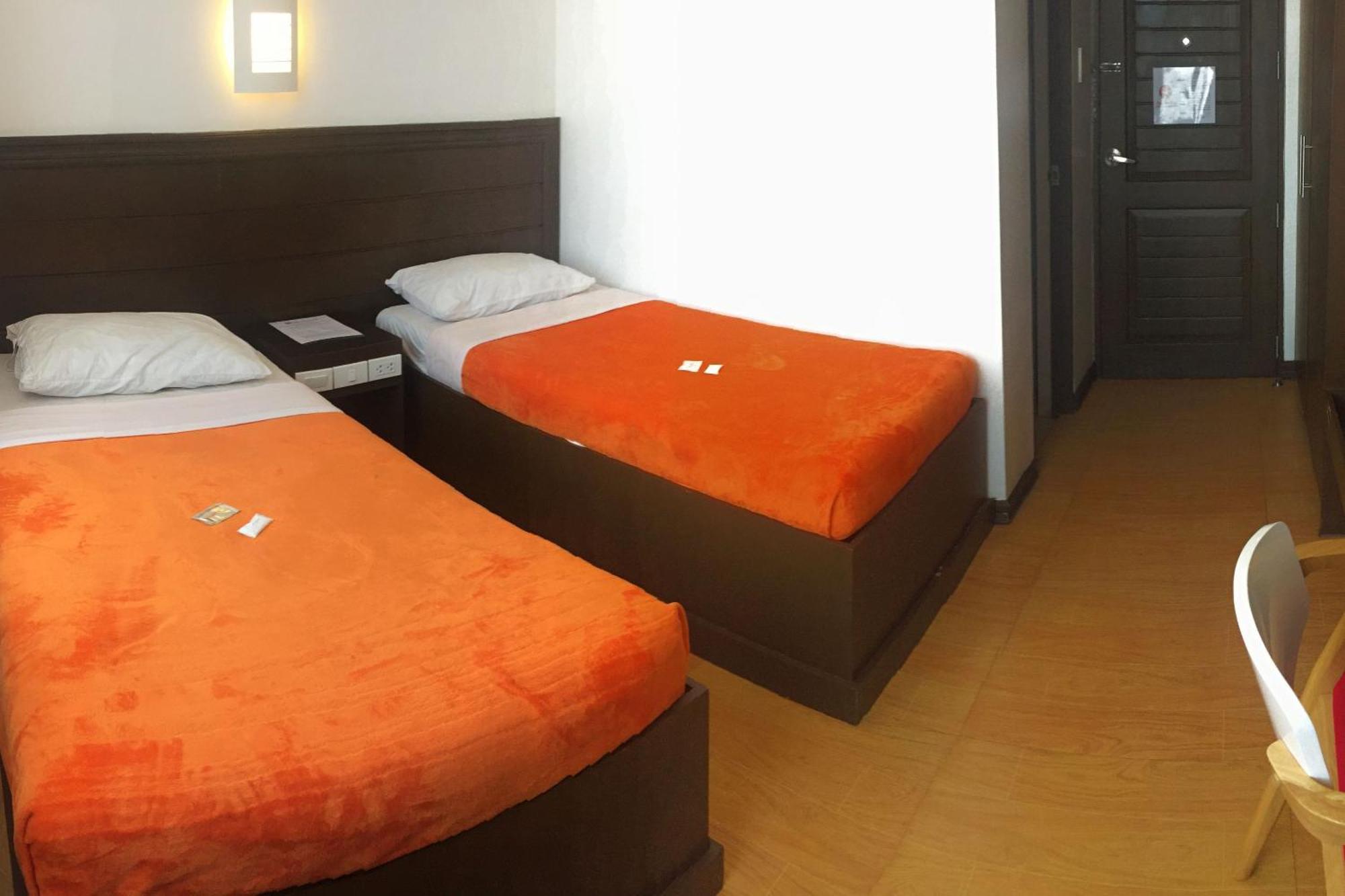Pearli View Hotel Iloilo Powered By Cocotel Chambre photo