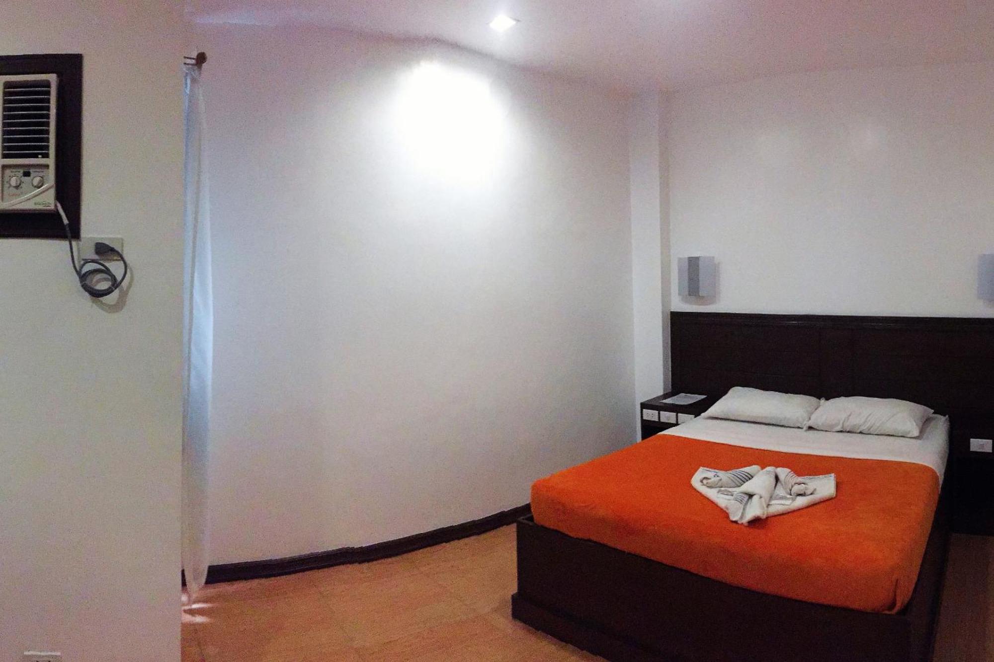 Pearli View Hotel Iloilo Powered By Cocotel Chambre photo