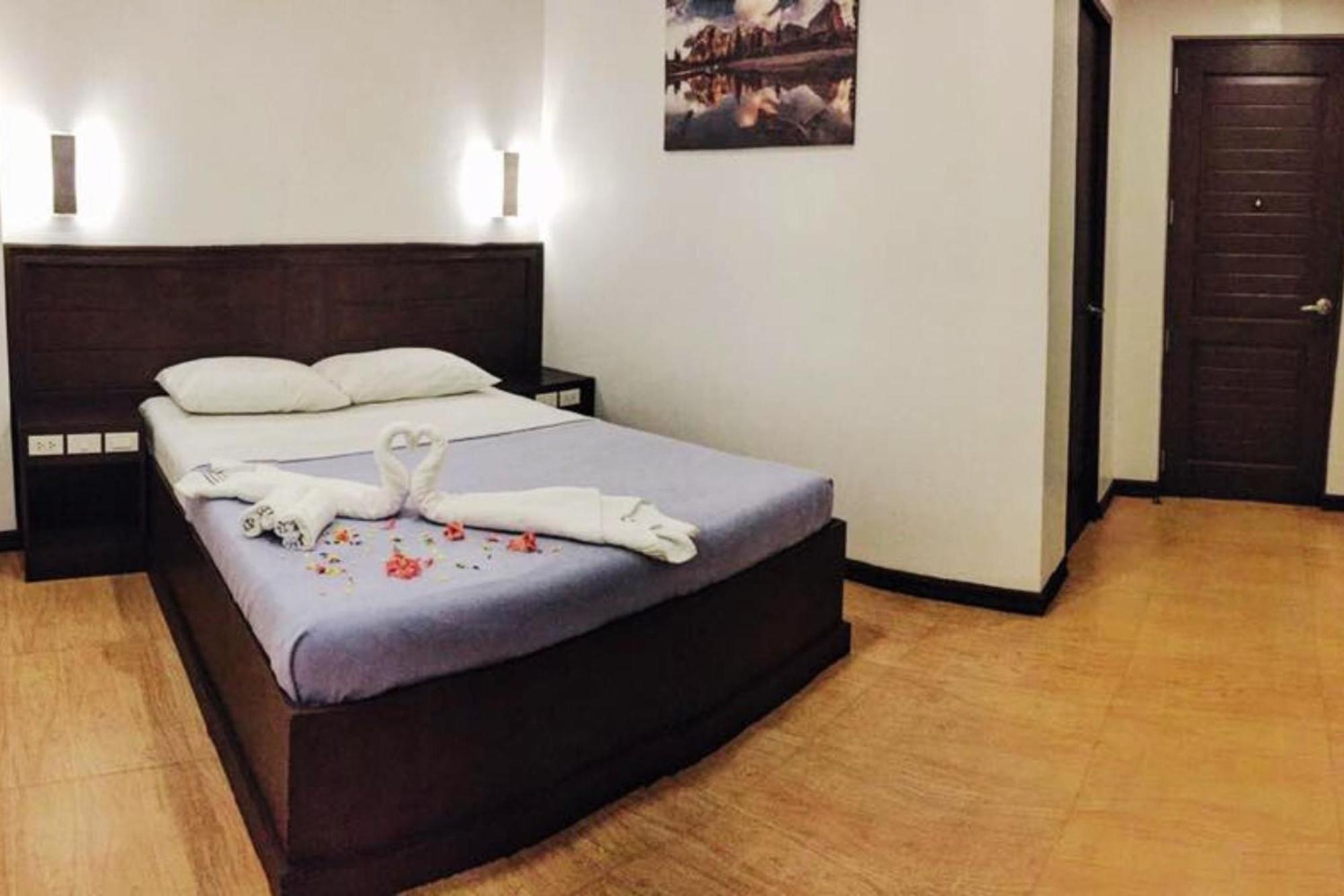 Pearli View Hotel Iloilo Powered By Cocotel Chambre photo