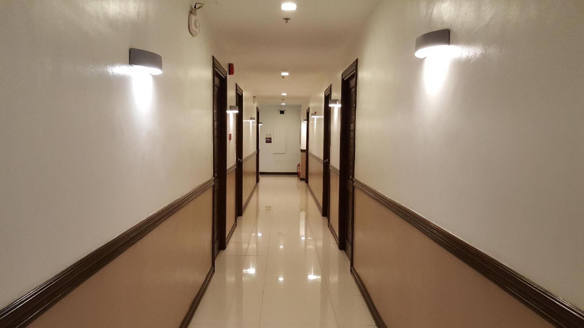 Pearli View Hotel Iloilo Powered By Cocotel Extérieur photo
